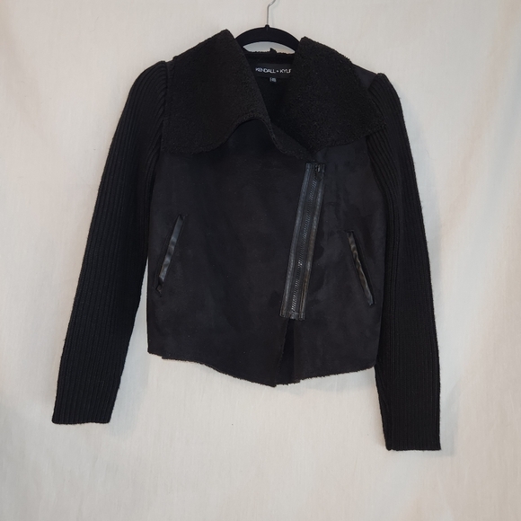 Kendall & Kylie Jackets & Blazers - Kendall & Kylie Chic Black Jacket with Zipper. Faux Suede Body, Knit Arms